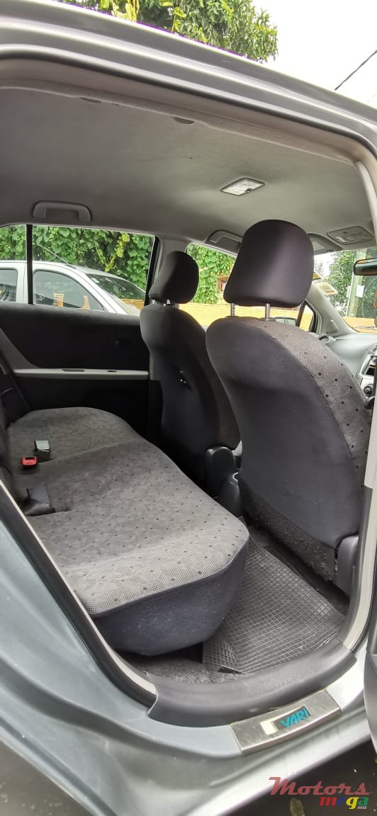 2008' Toyota Vitz photo #4