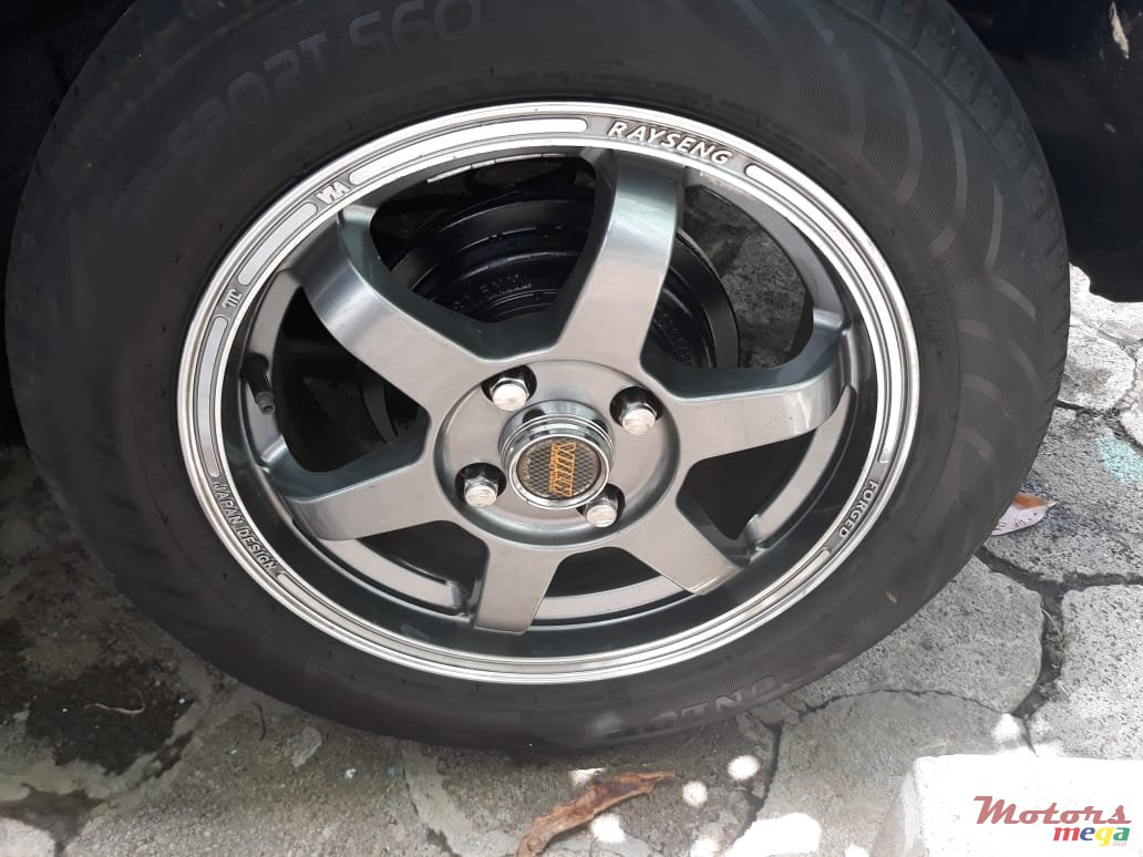 2010' Mazda Demio photo #4