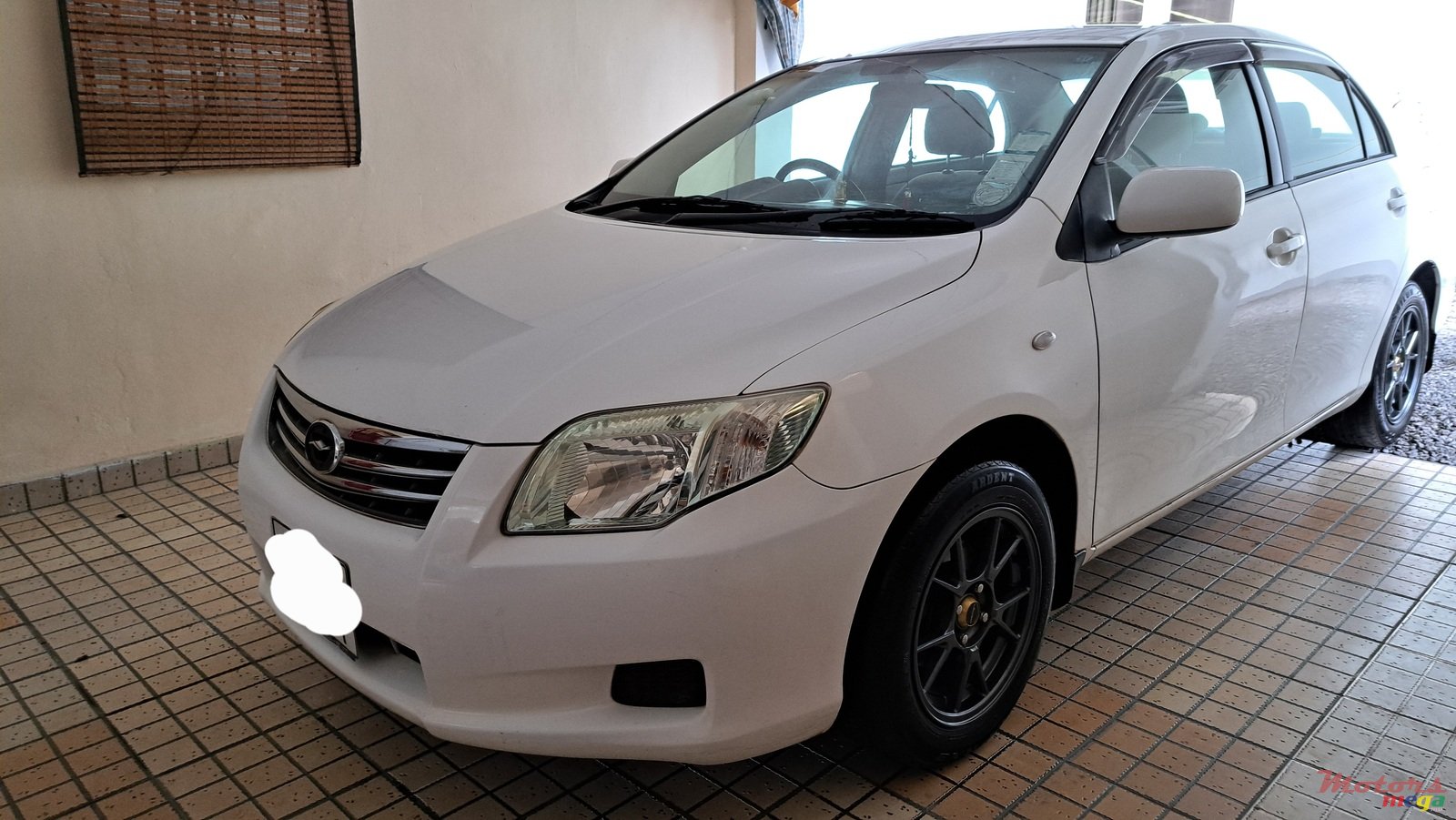 2011' Toyota photo #1