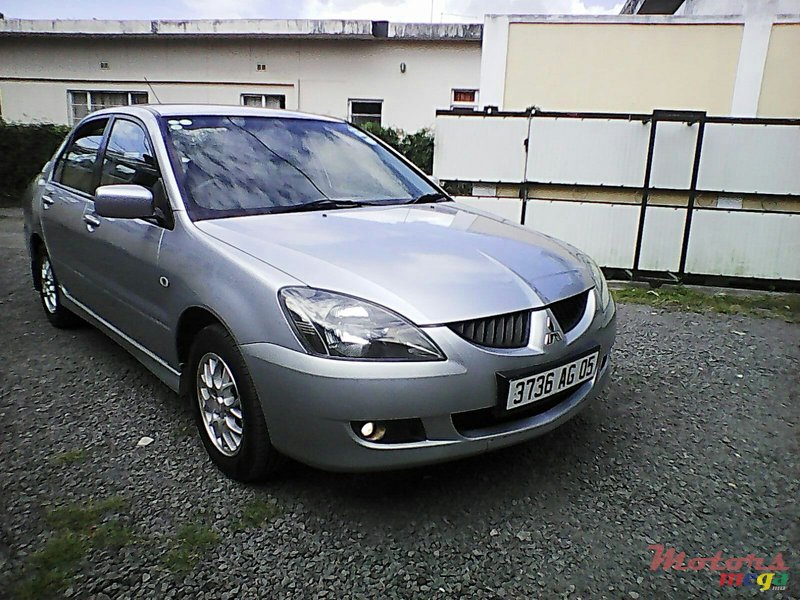 2005' Mitsubishi Lancer Glx photo #1