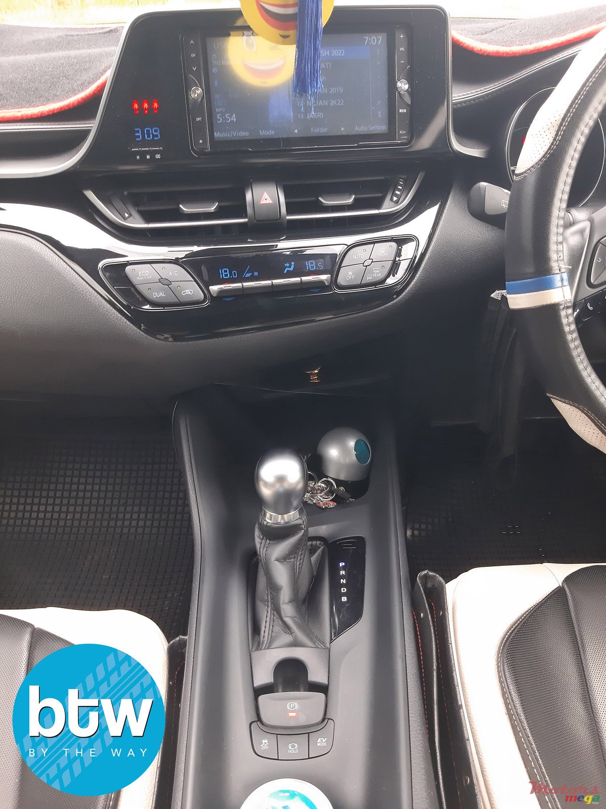 2018' Toyota C-HR photo #6