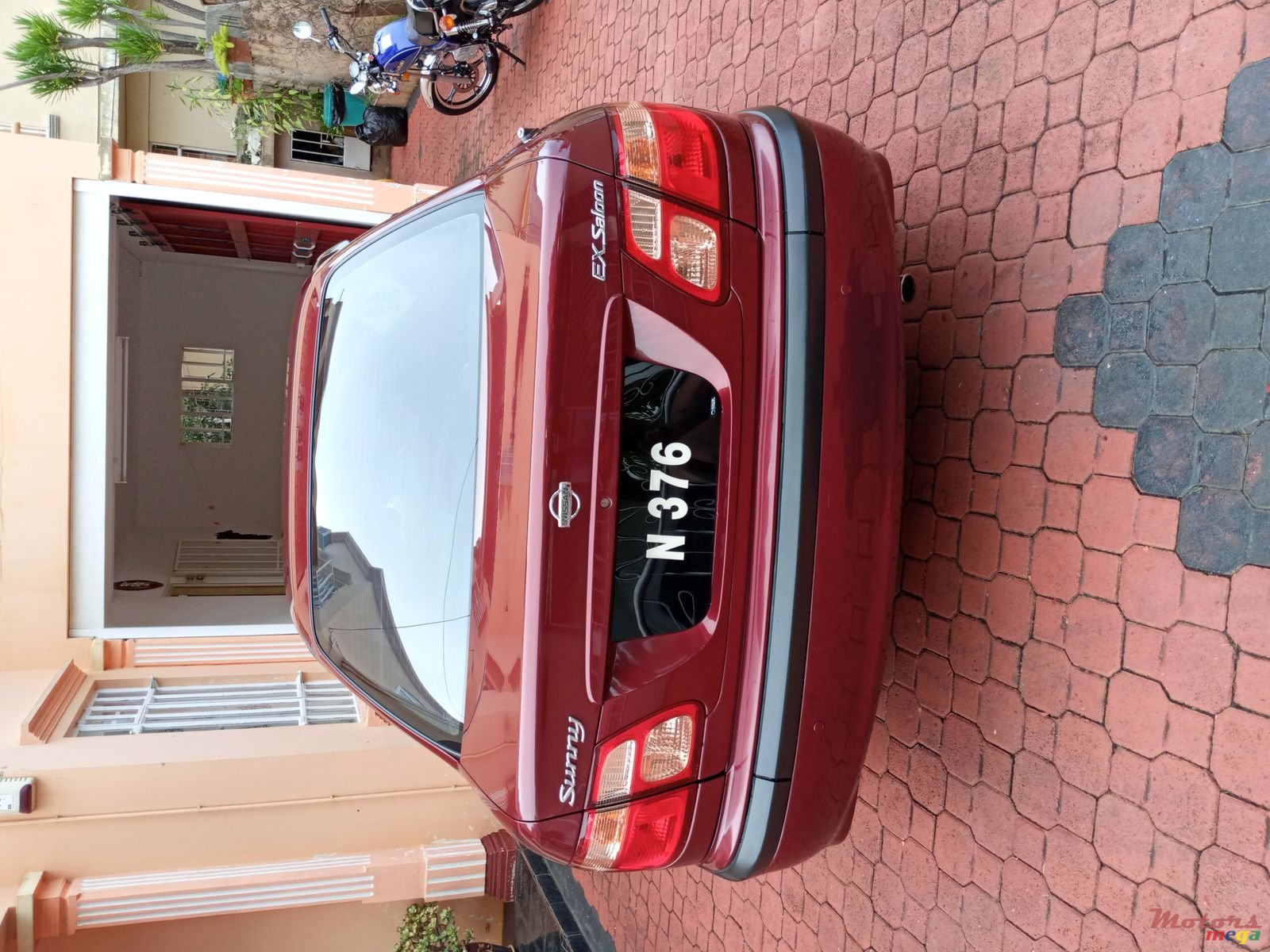 2001' Nissan Sunny photo #2