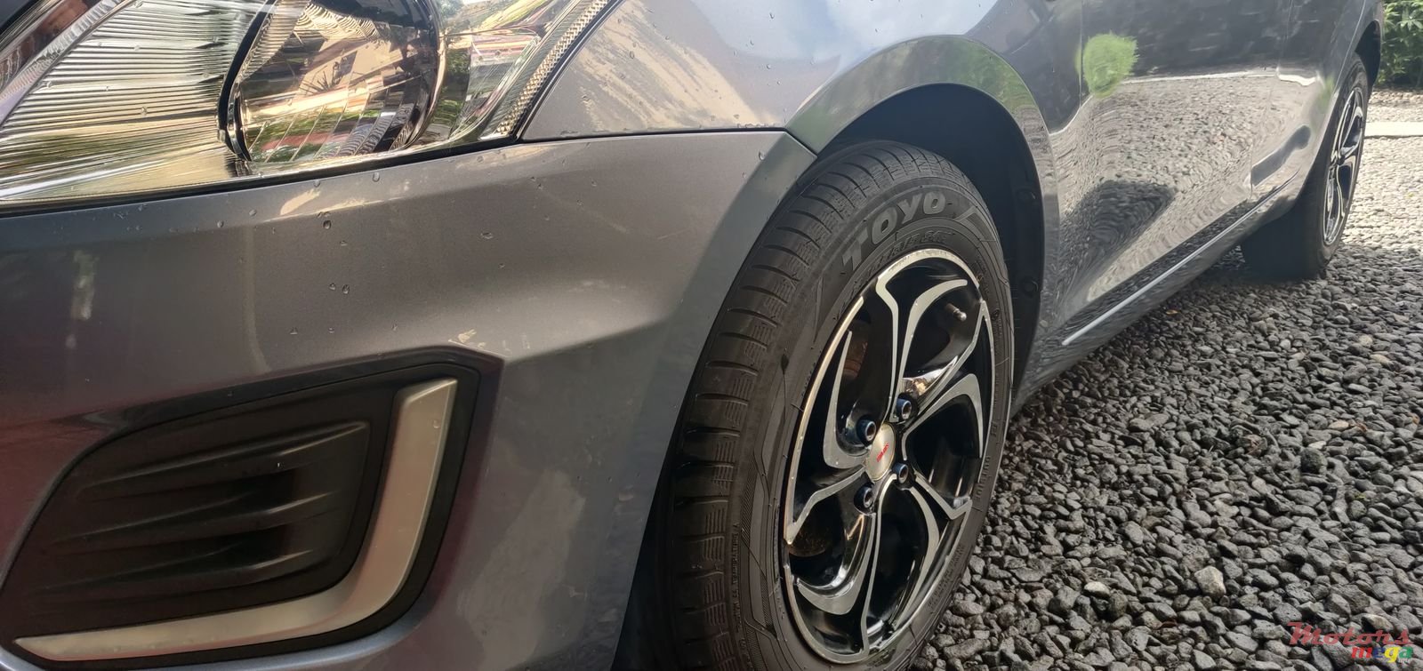 2014' Suzuki Swift photo #2