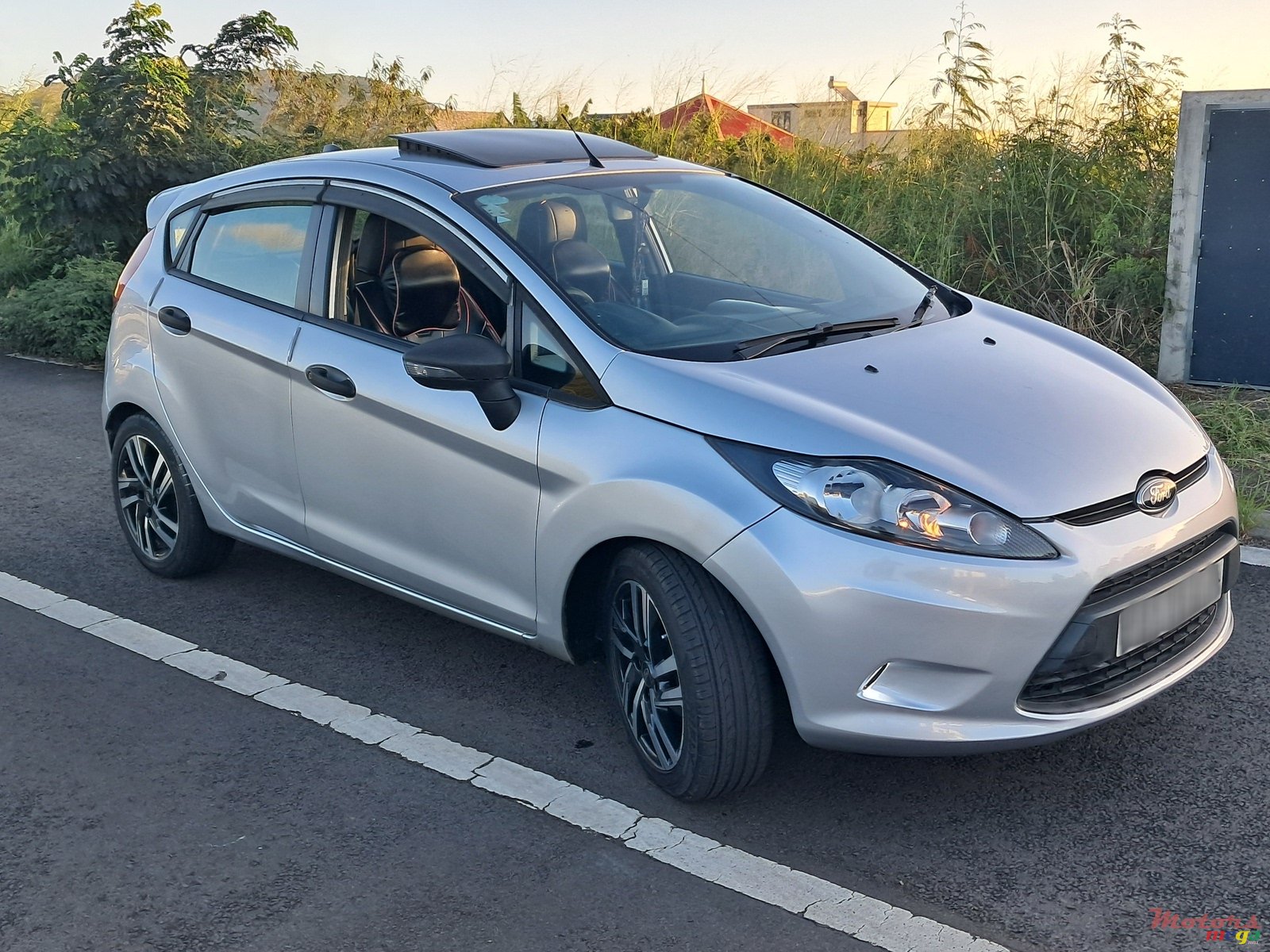 2012' Ford Fiesta photo #2