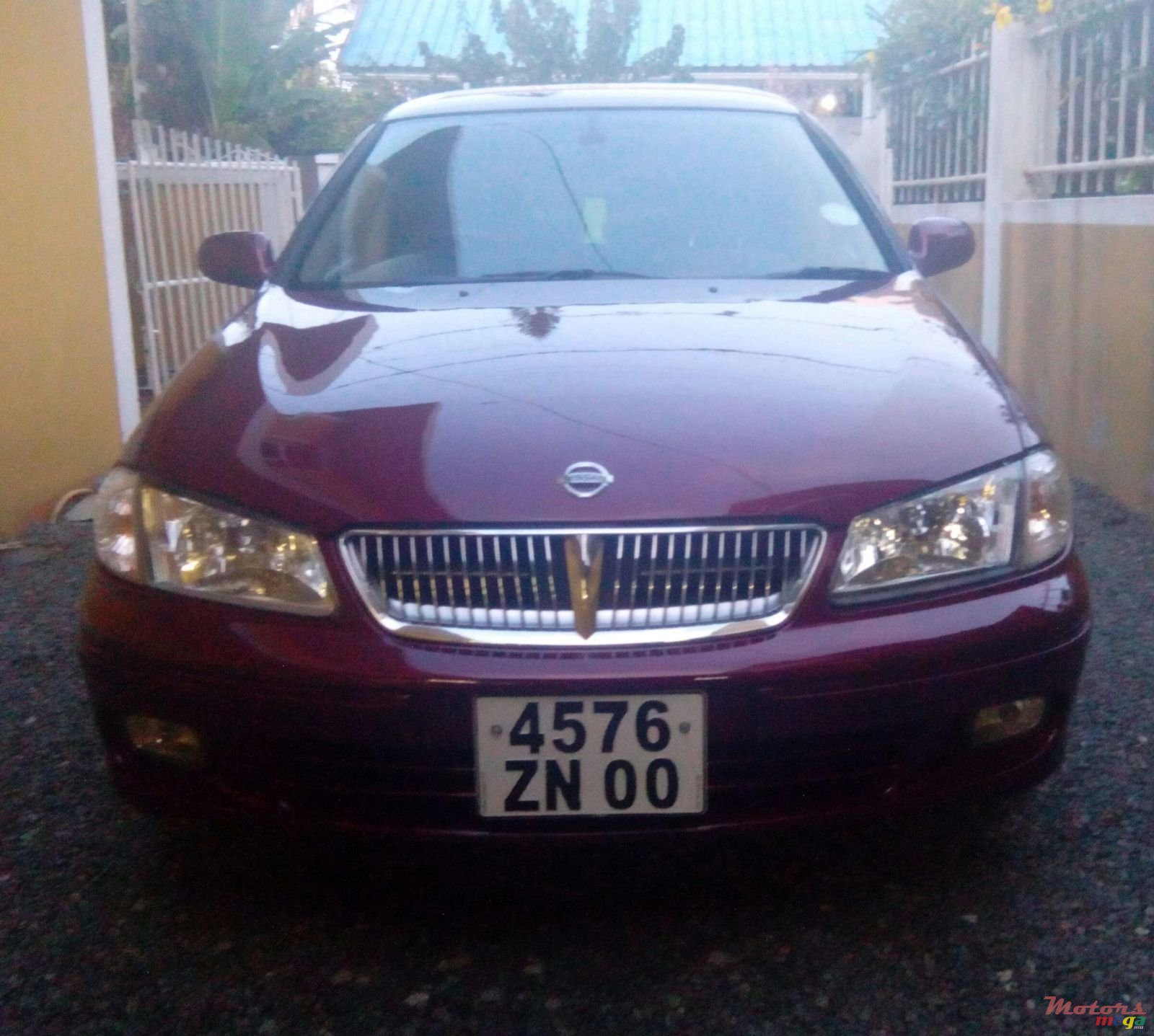 2000' Nissan Sunny photo #1