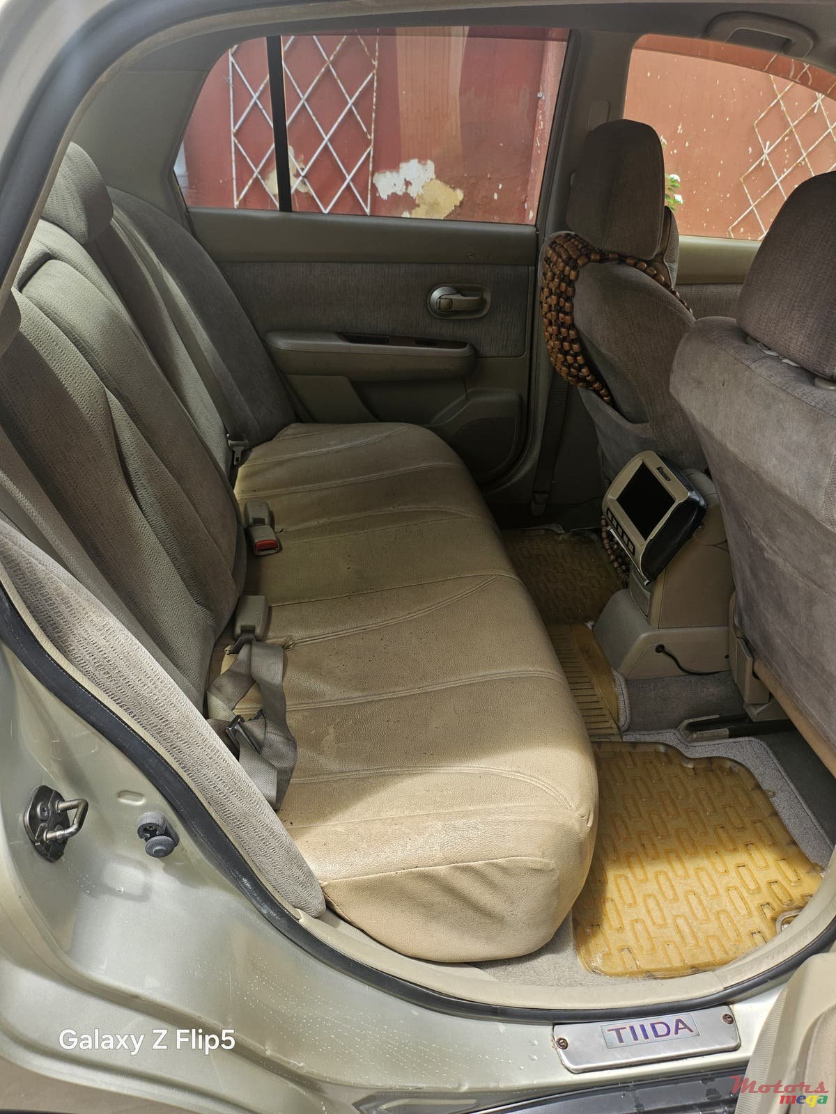 2005' Nissan Tiida photo #5