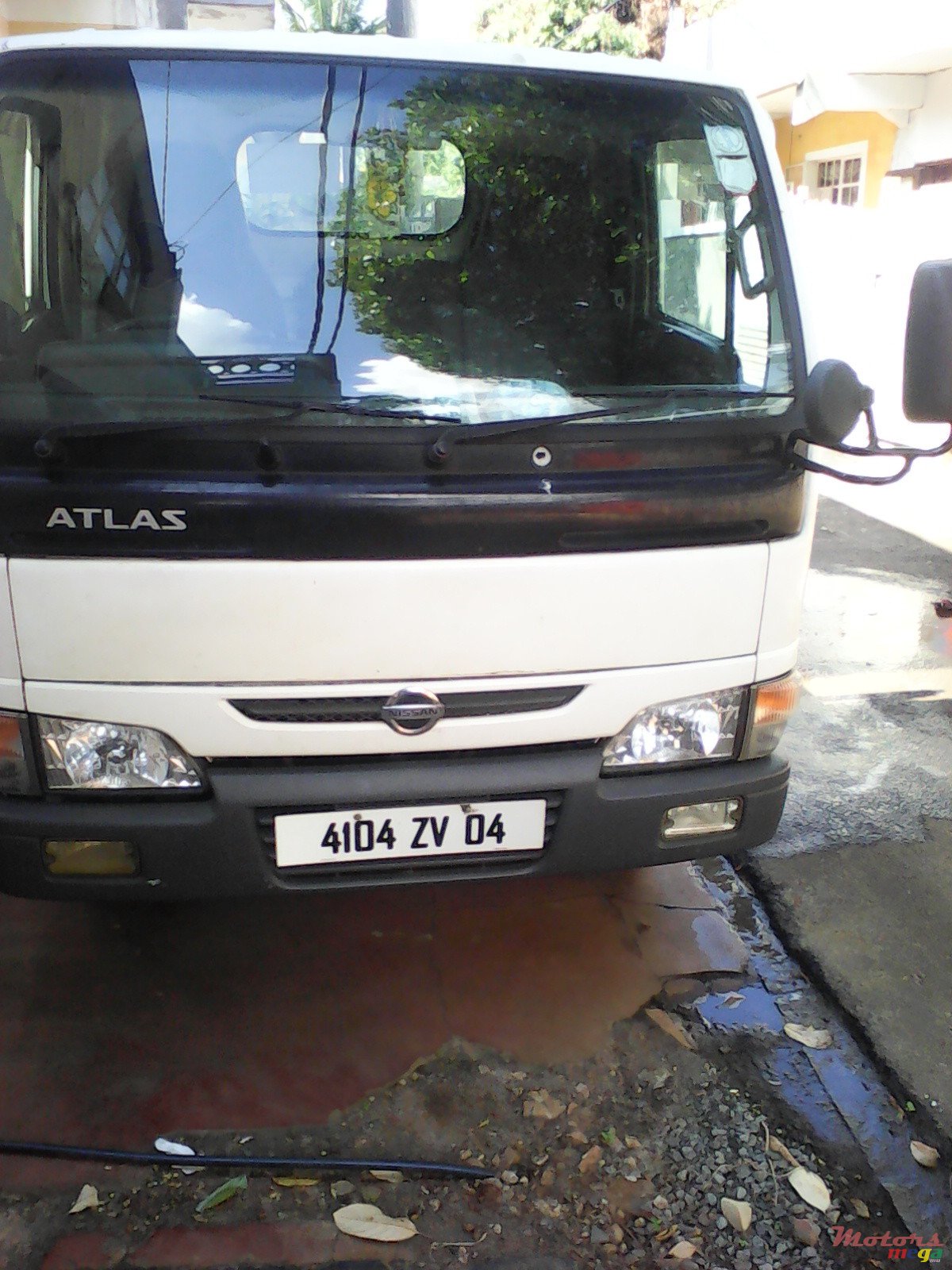 2004' Nissan Atlas photo #1