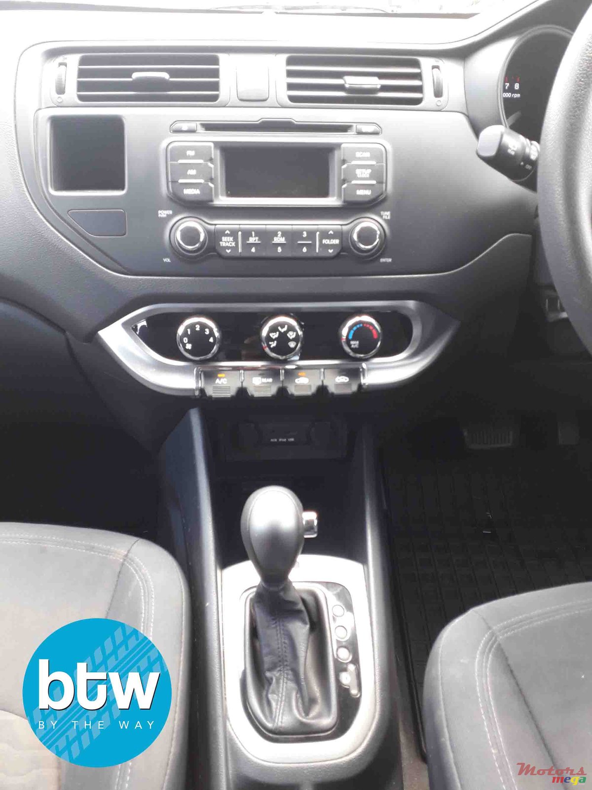 2012' Kia Rio photo #6