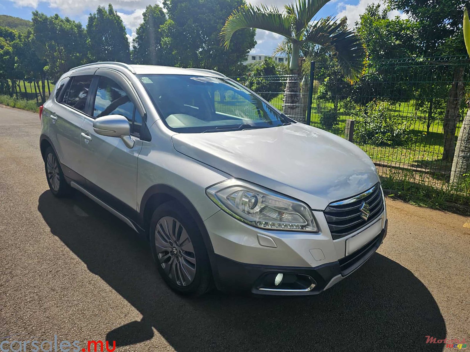 2015' Suzuki SX4 S-Cross 1.6 photo #2