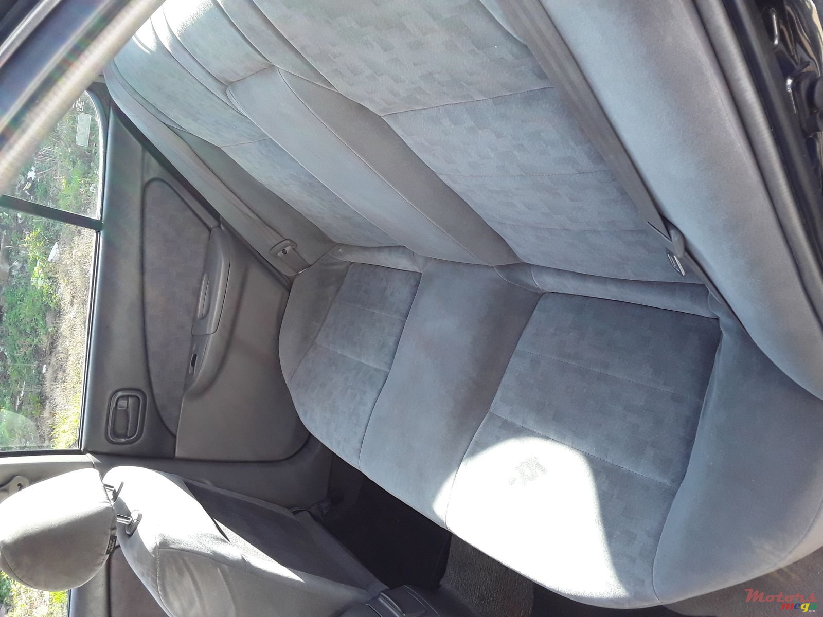 1998' Nissan Bluebird photo #1