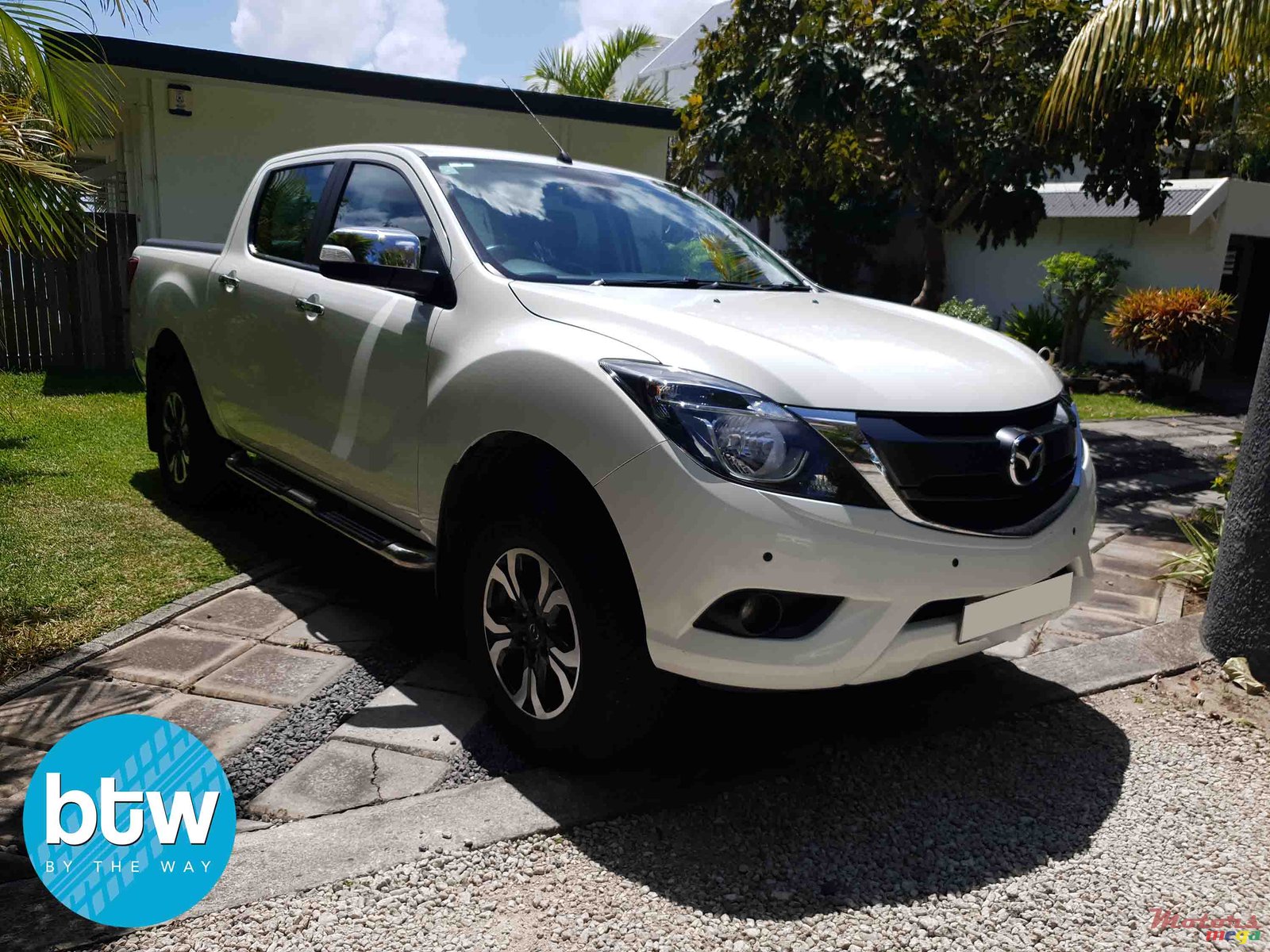 2016' Mazda BT-50 photo #1