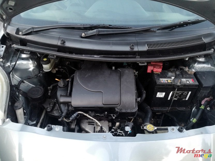 2006' Toyota Yaris Manual photo #6