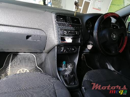 2013' Volkswagen Polo photo #2