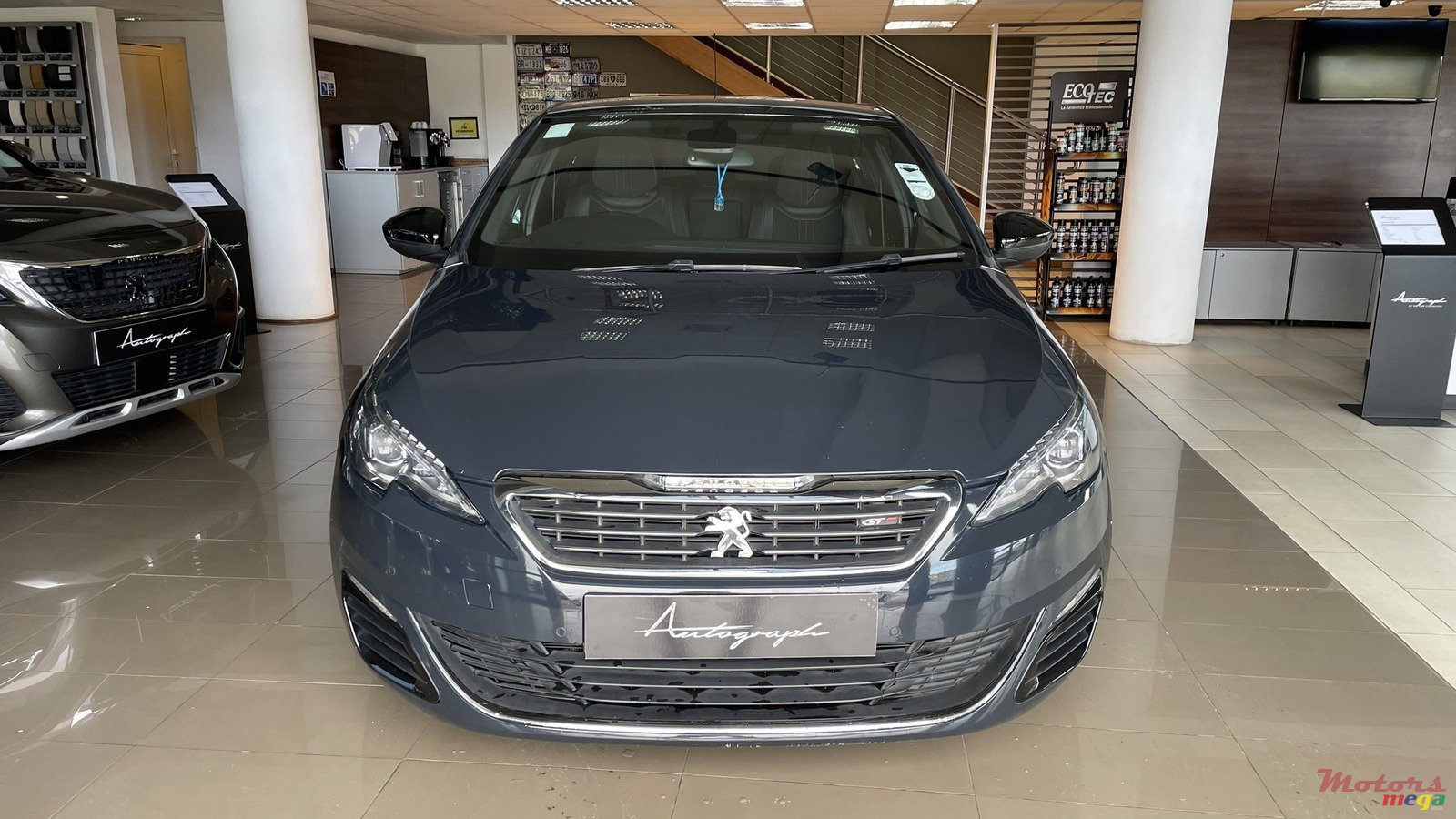 2017' Peugeot 308 GT photo #3