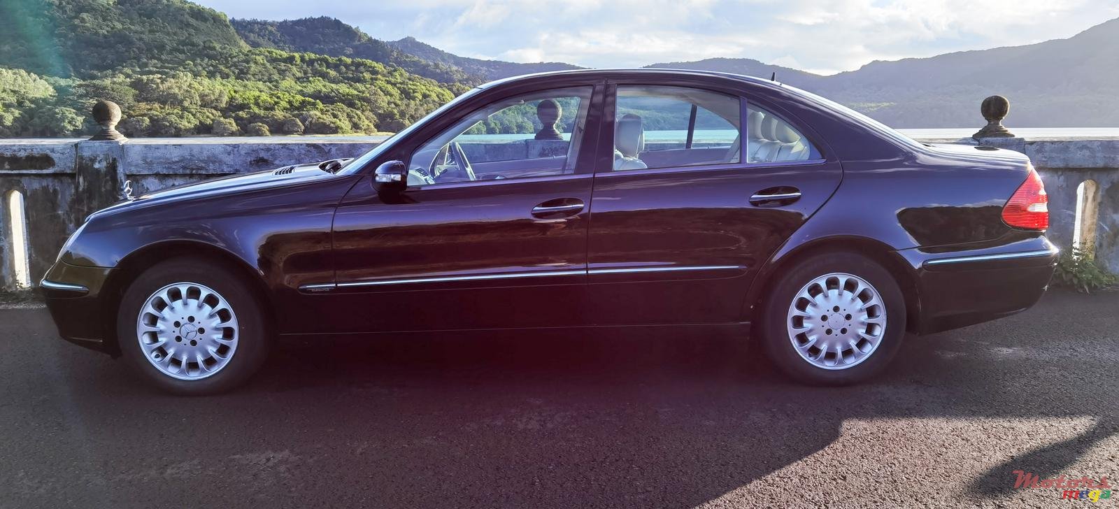 2006' Mercedes-Benz E-Class E280 Elegance photo #3