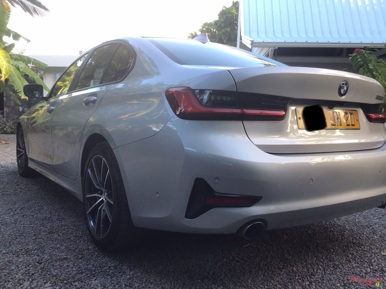 2020' BMW 330 photo #1