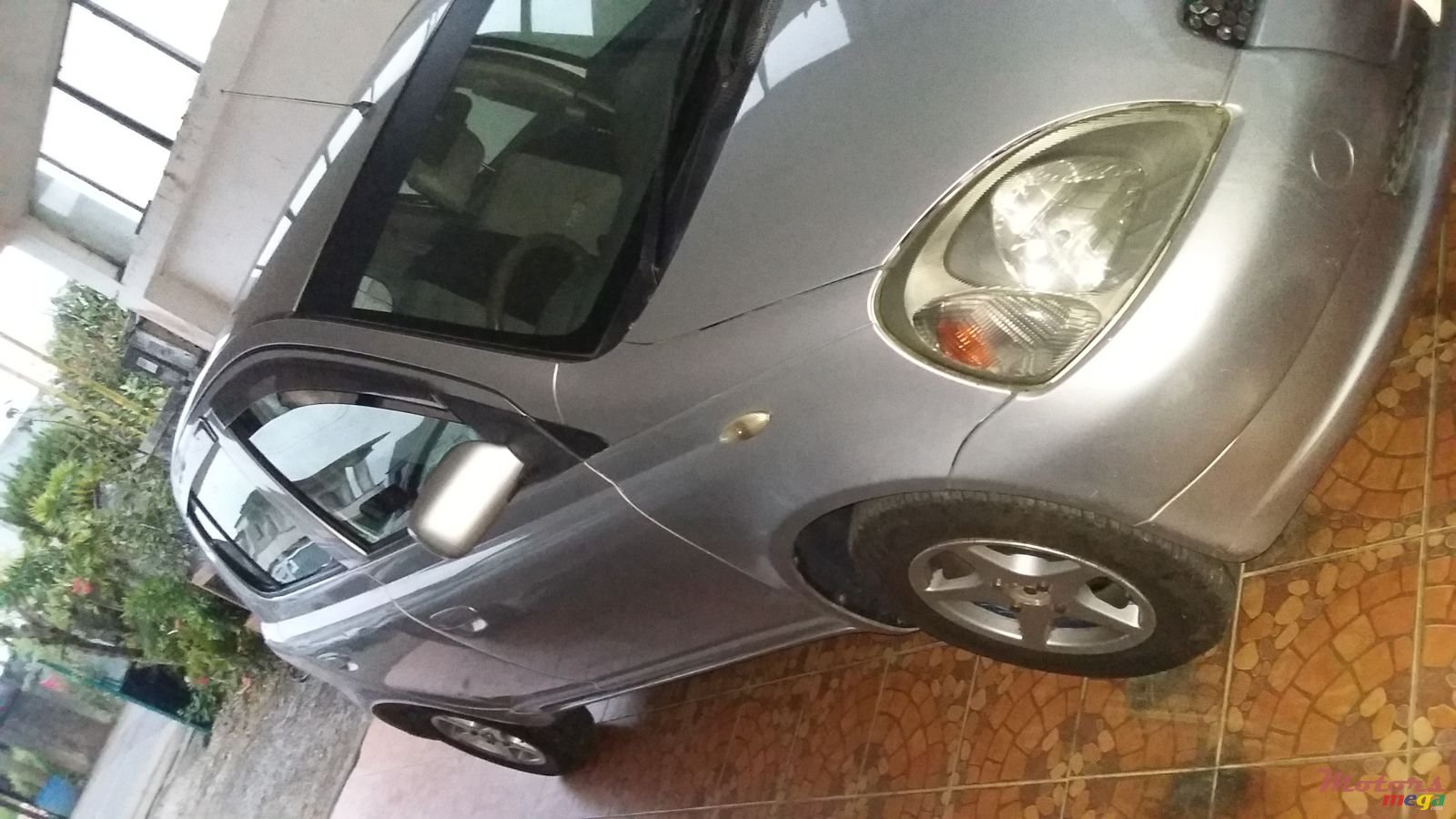 1999' Toyota Vitz photo #2