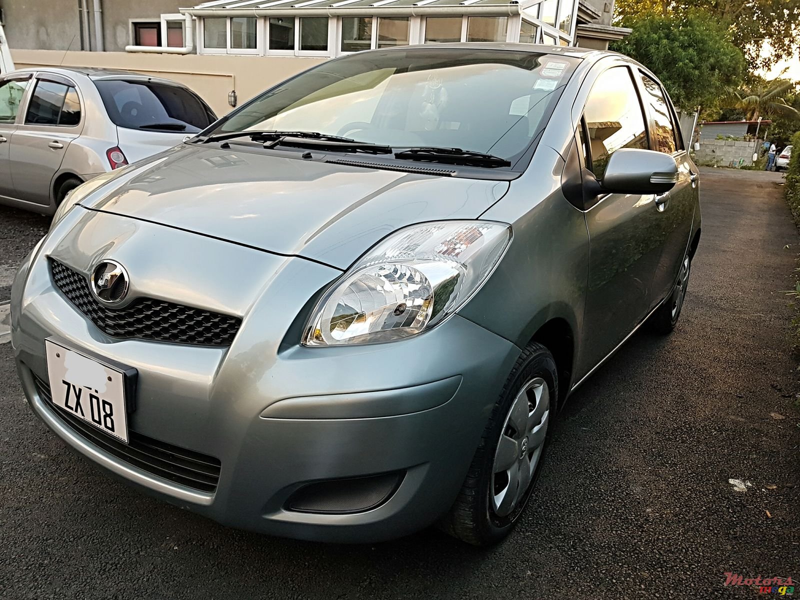 2008' Toyota Vitz automatic photo #1