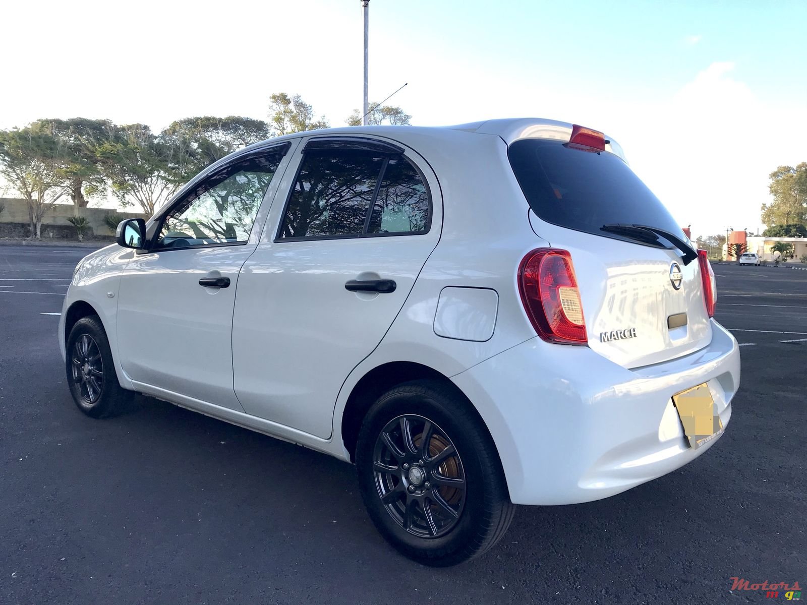 2015' Nissan March photo #5