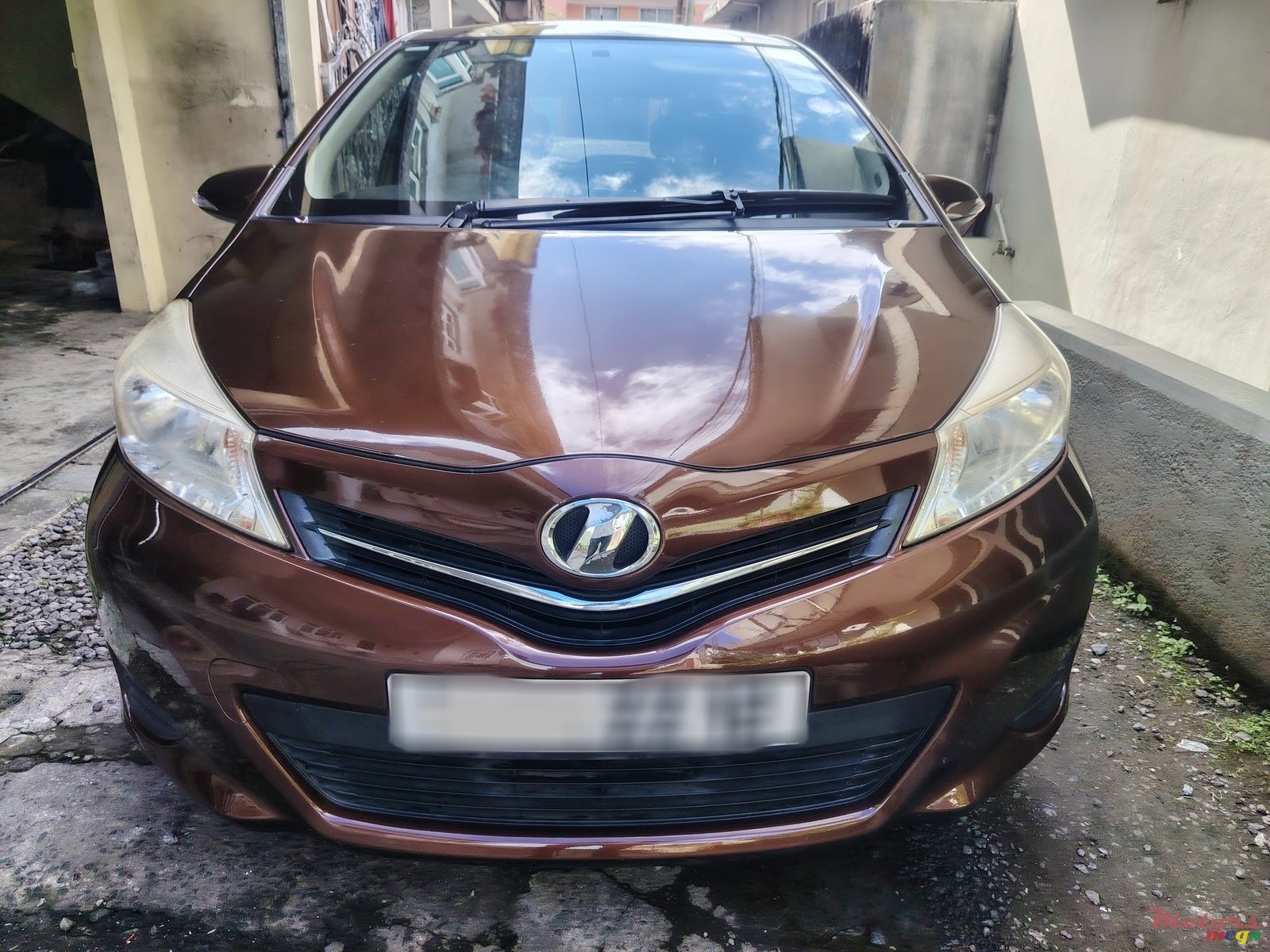 2012' Toyota Vitz 1300cc jewela Auto photo #2