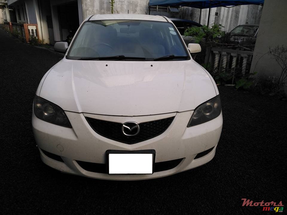 2004' Mazda Axela photo #1