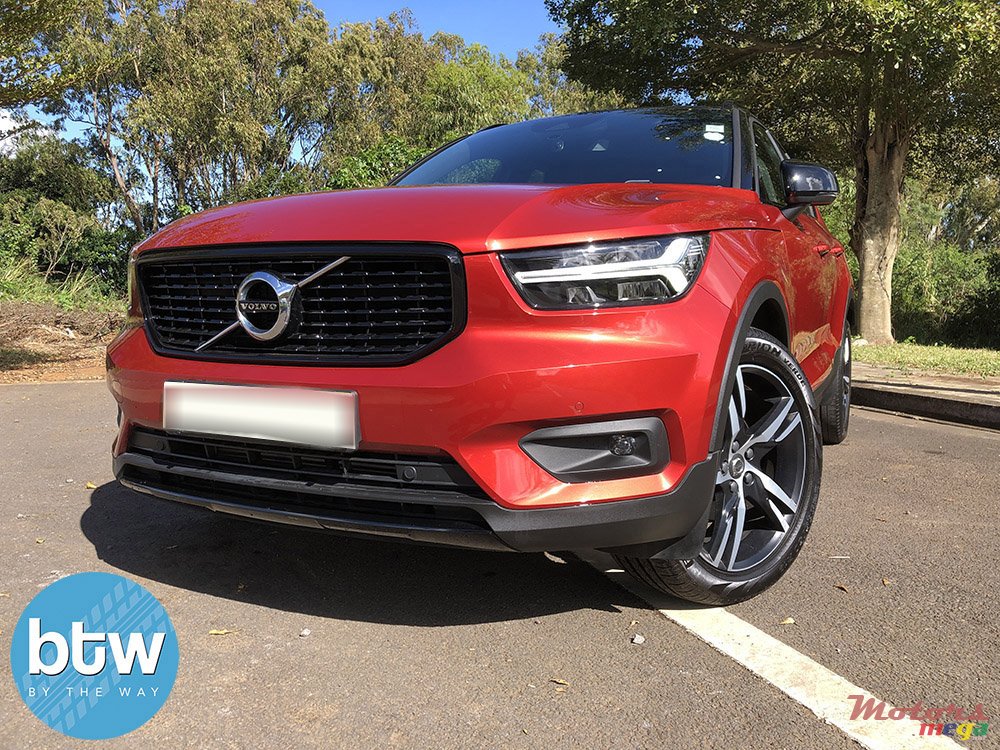 2021' Volvo XC40 R Design photo #3