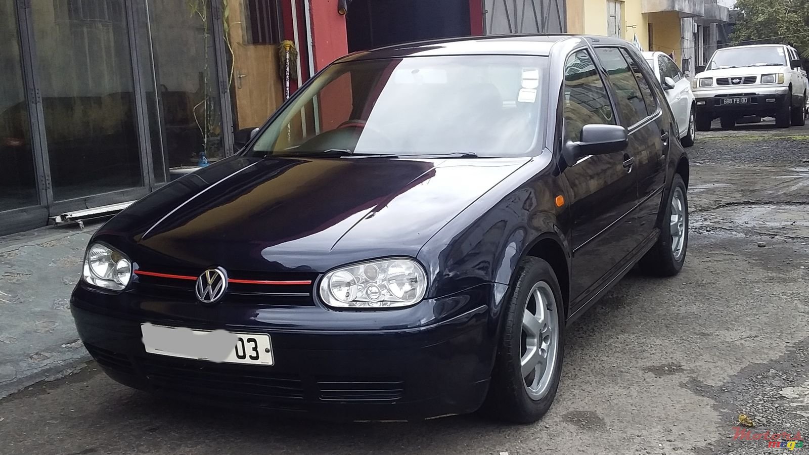 2003' Volkswagen Golf photo #1