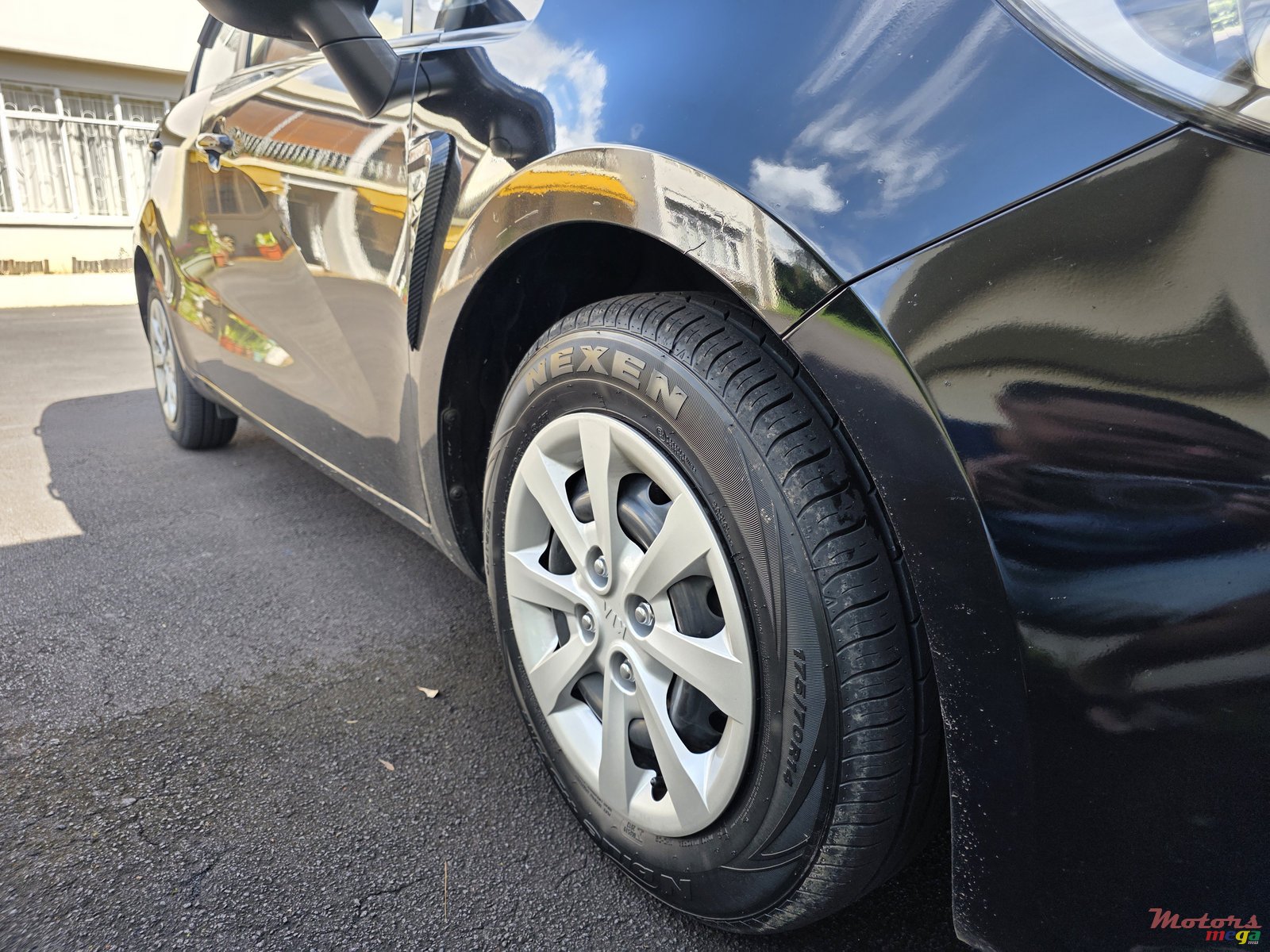 2015' Kia Rio photo #4