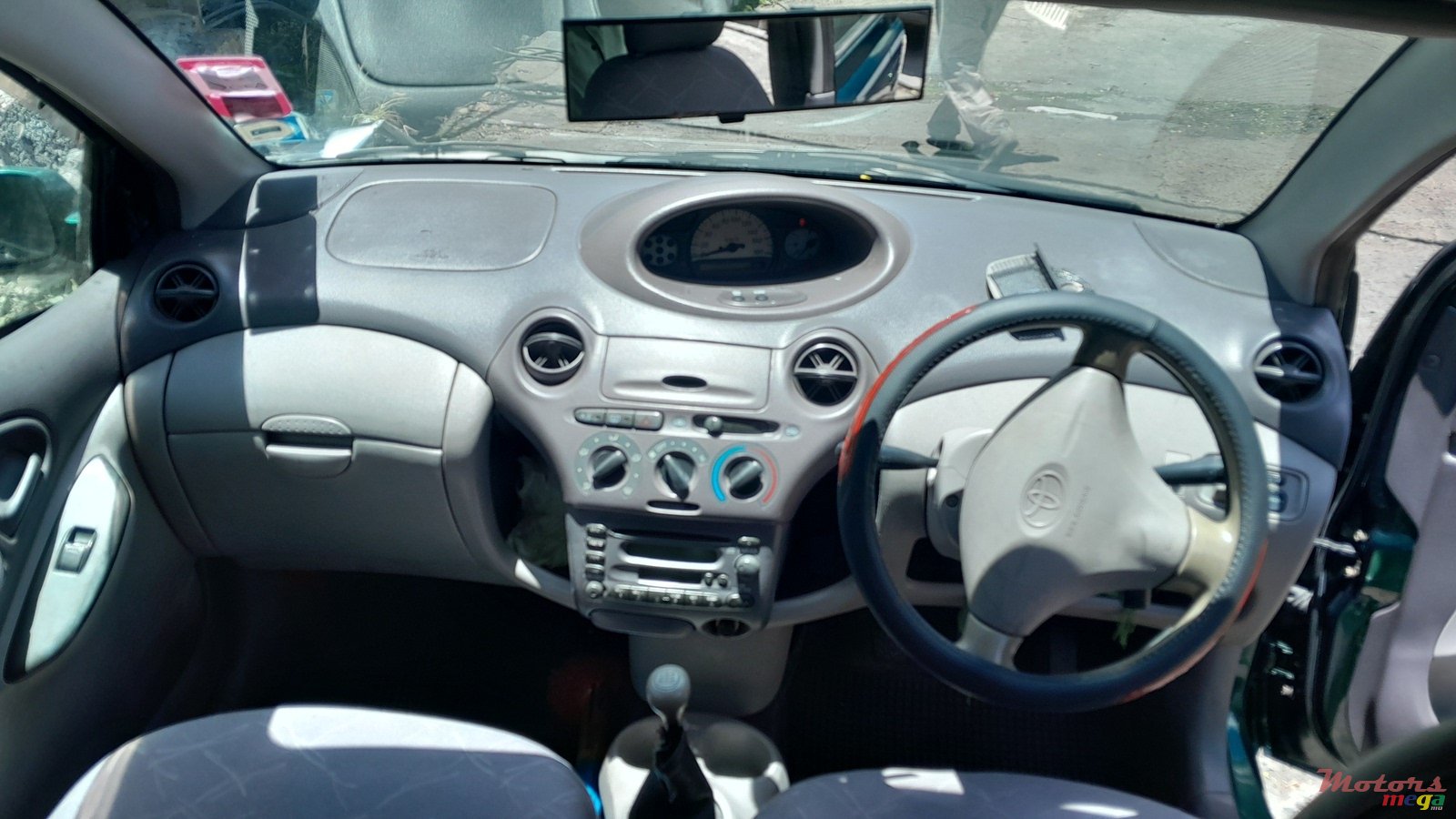 2001' Toyota Platz photo #4