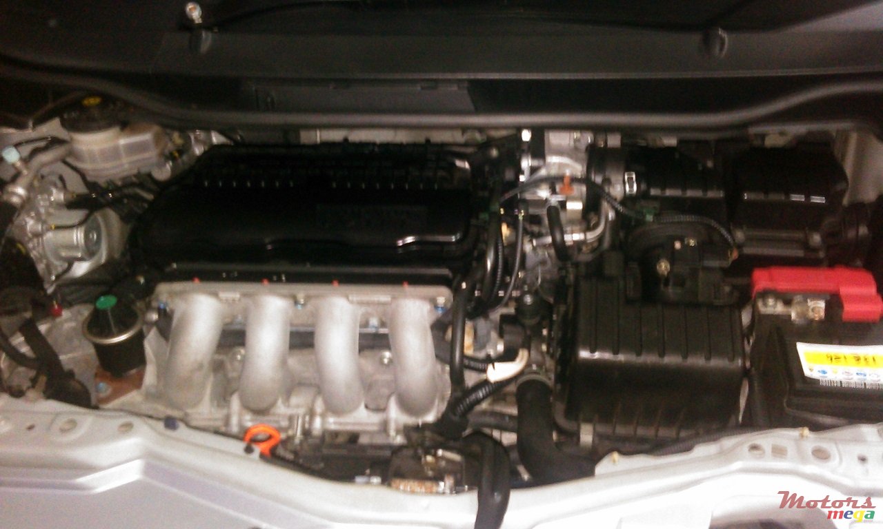 2010' Honda Fit photo #6