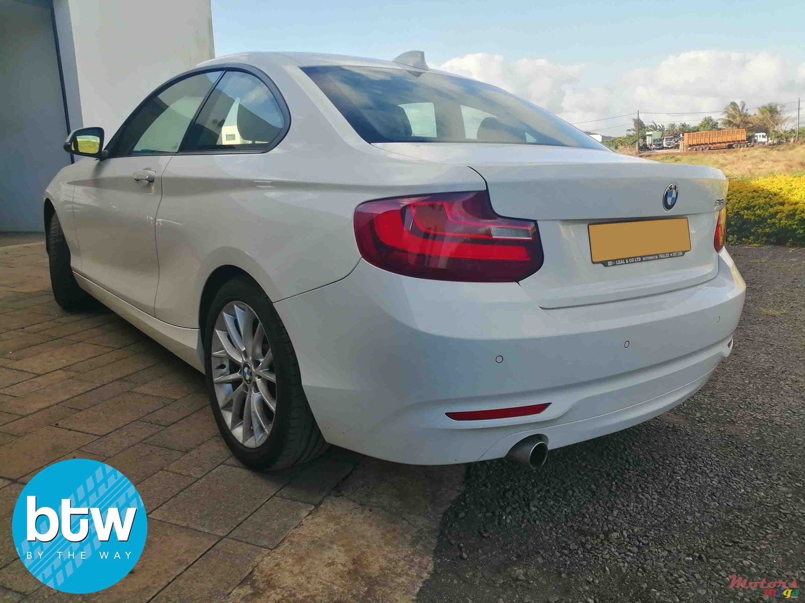 2016' BMW 2 Series 218i Coupe (F22) photo #2