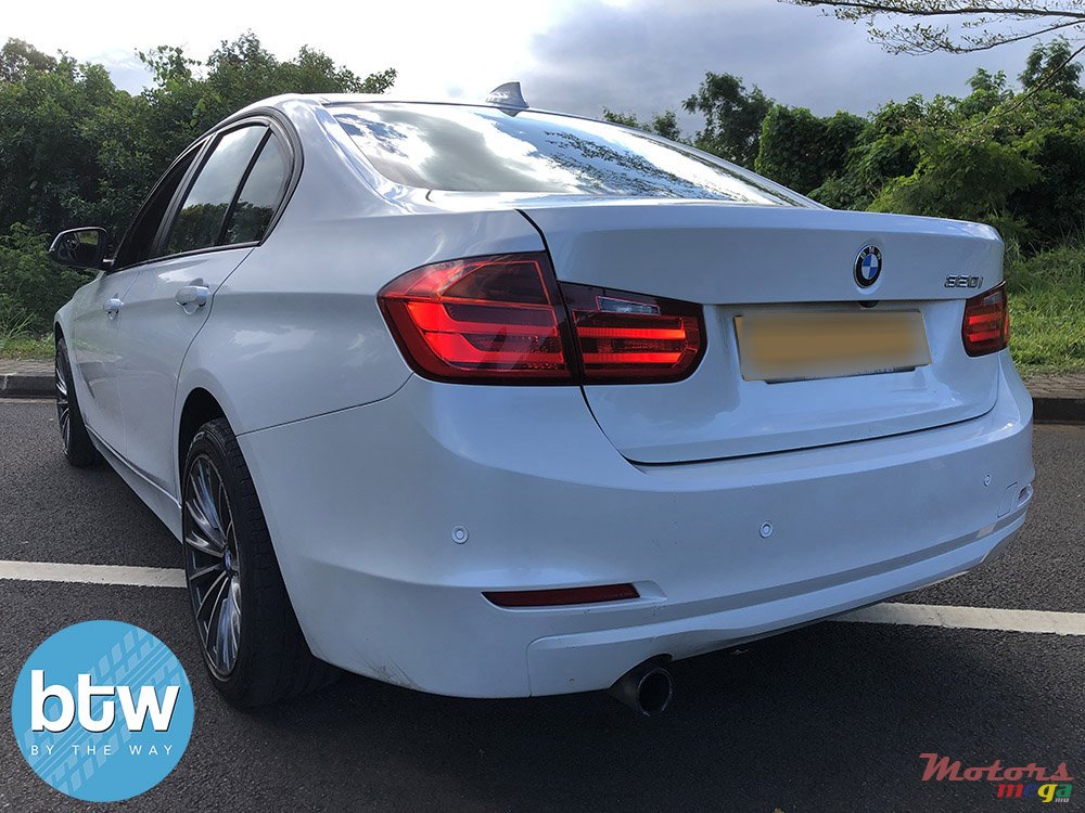 2012' BMW 318 photo #3