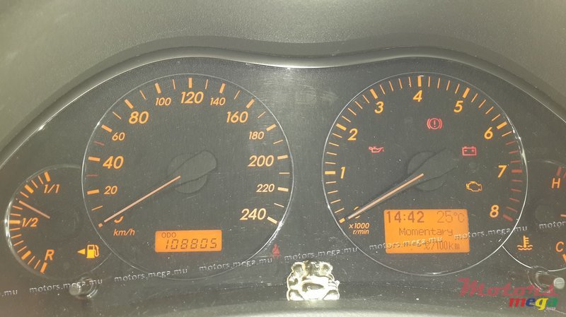 2007' Toyota Avensis photo #7