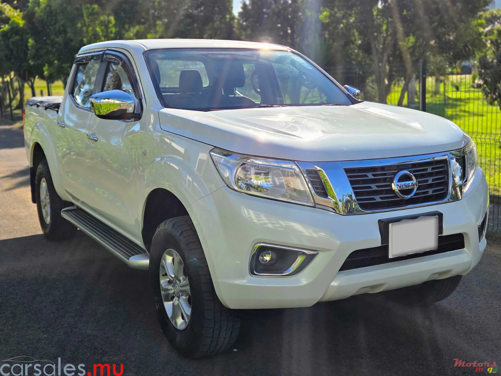 2021' Nissan Navara SE 4x2 photo #2