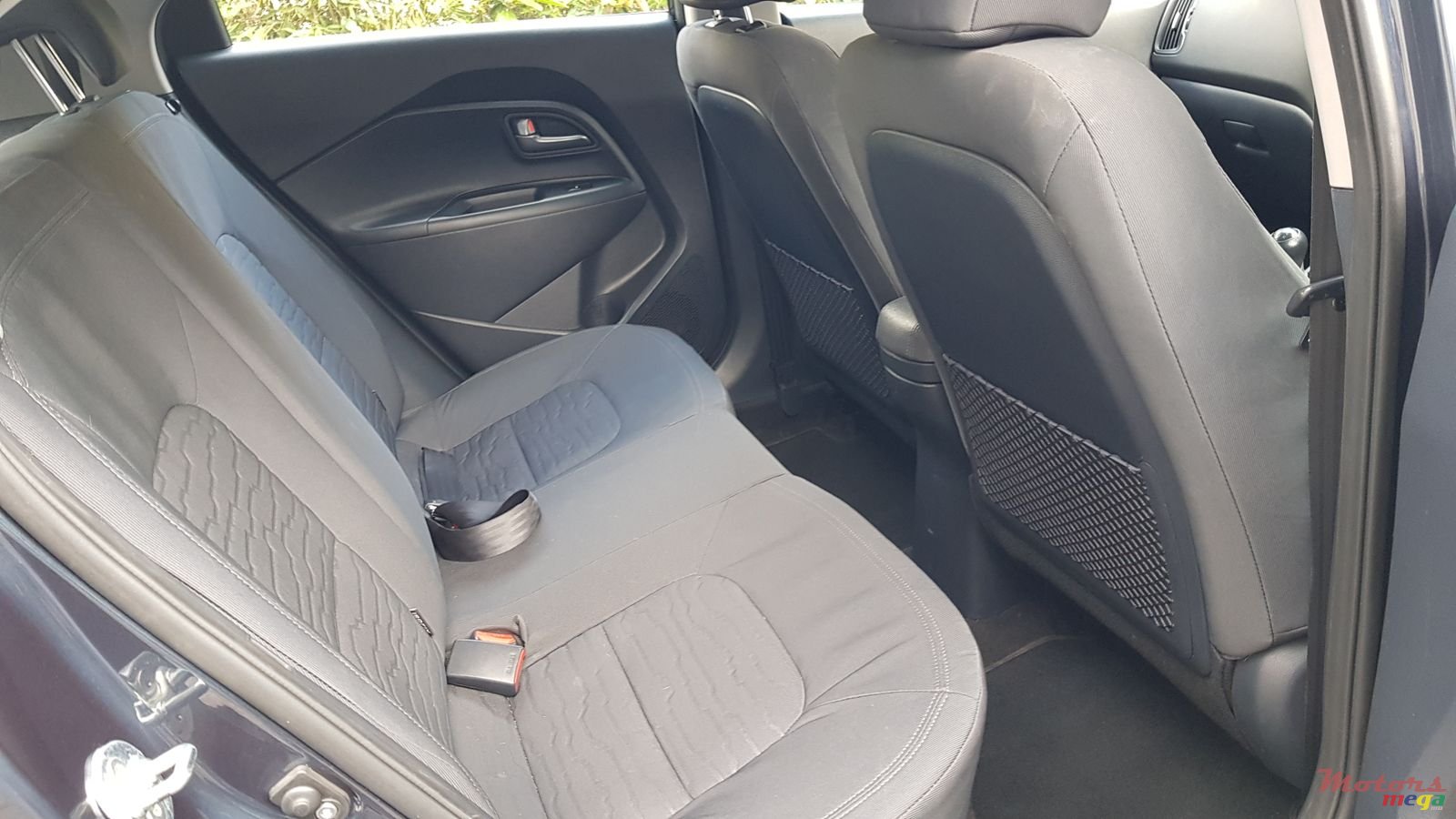 2015' Kia Rio photo #6