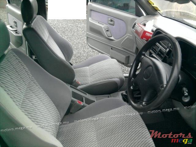 1999' Isuzu 2X4 LS photo #4