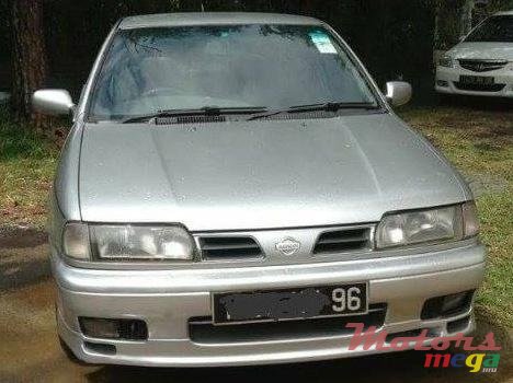 1996' Nissan Primera photo #1