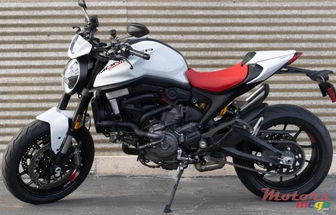 2024' Ducati Monster photo #2