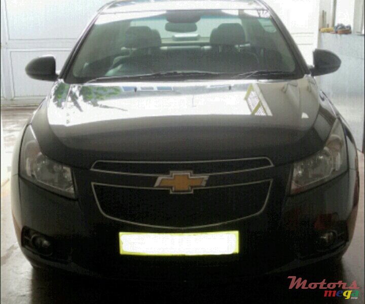 2011' Chevrolet Cruze photo #2