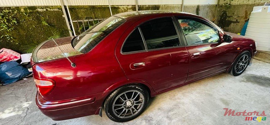 2001' Nissan Sunny photo #6