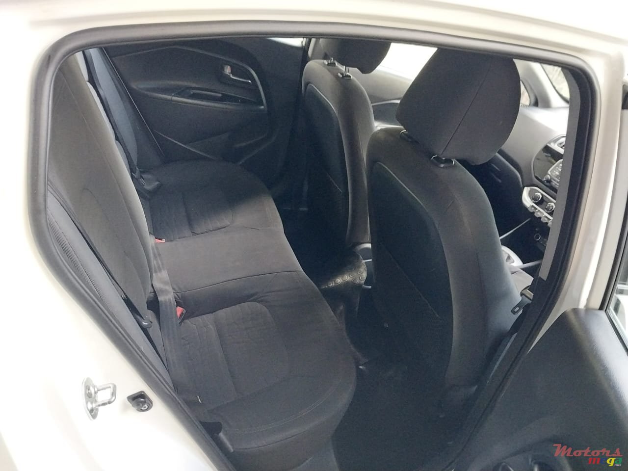 2015' Kia Rio photo #6