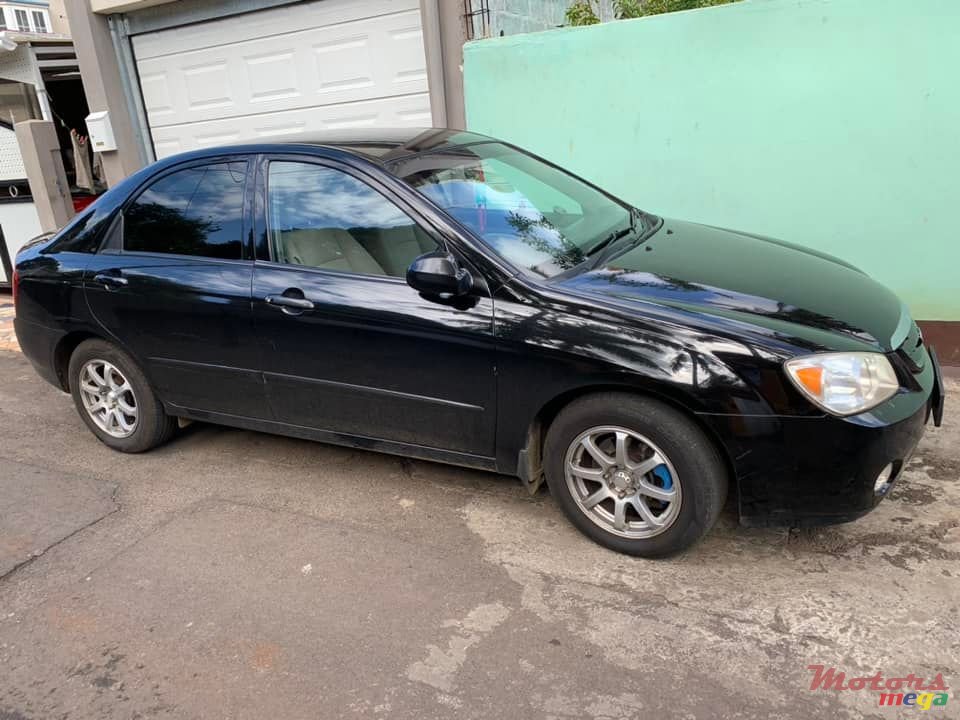 2005' Kia Cerato photo #3