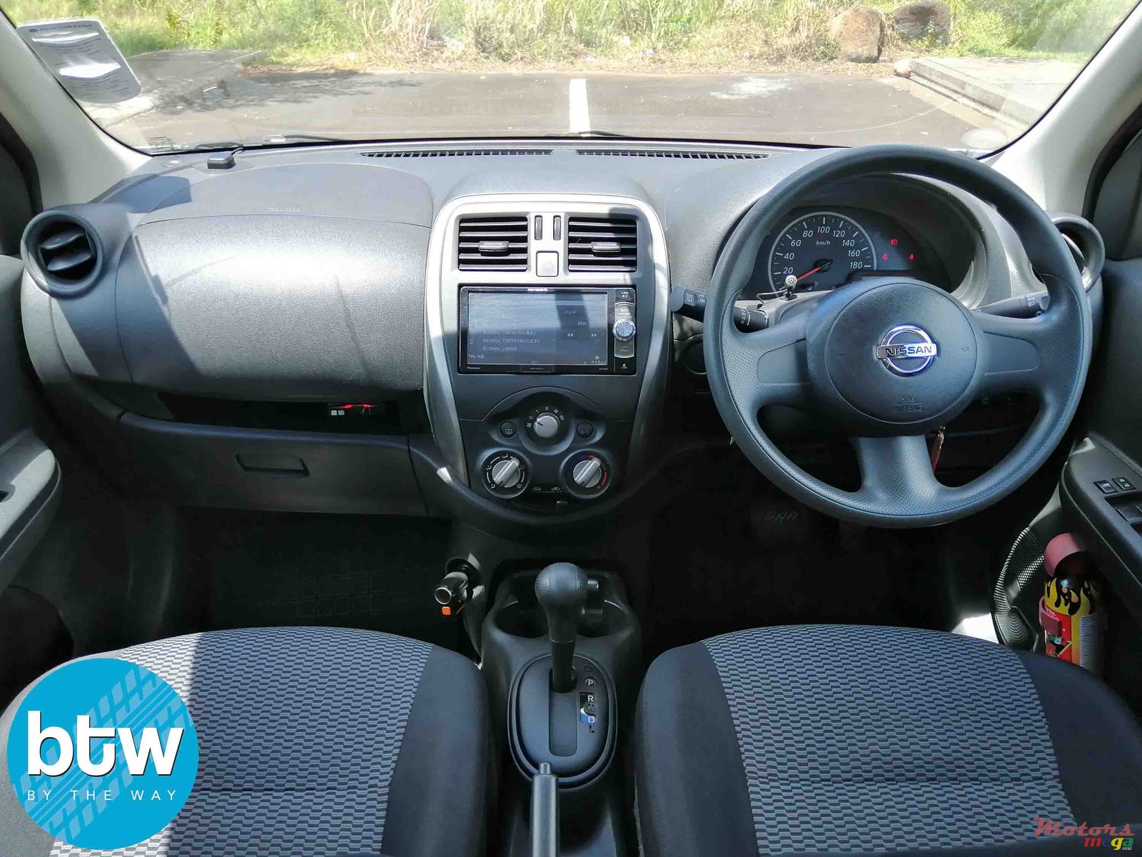 2015' Nissan March photo #6