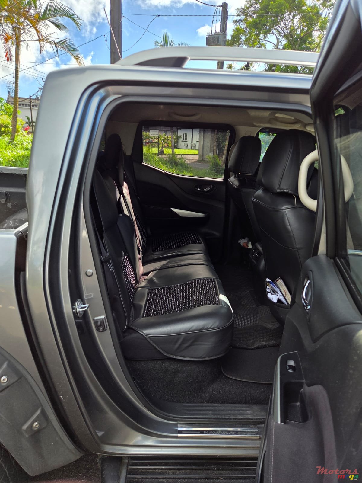 2019' Nissan Navara photo #6