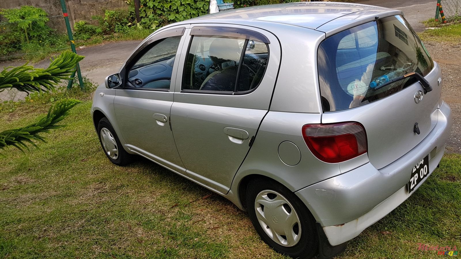 2000' Toyota Vitz photo #5