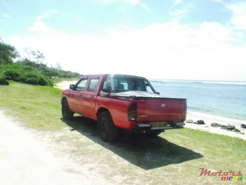 1999' Nissan Hardbody 4x2 photo #2