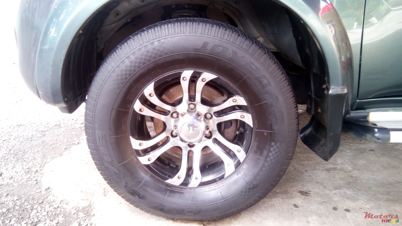 2010' Mitsubishi L 200 photo #3