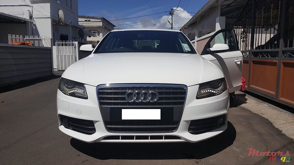 2010' Audi A4 S-Line Package photo #2