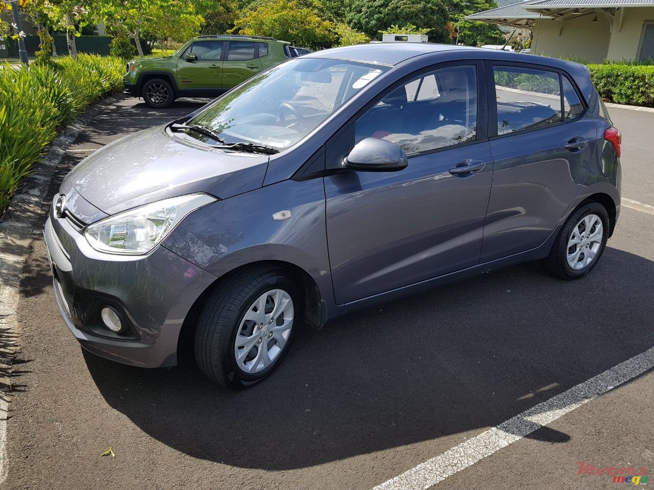 2014' Hyundai i10 Grande i10 photo #2