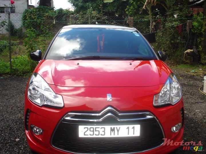 2011' Citroen DS3 photo #1
